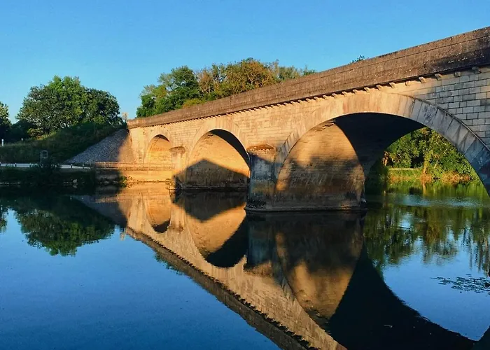 Villa Maison De La Rive Saint-Meme-les-Carrieres